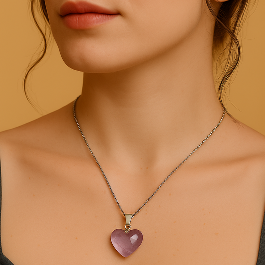 💜 Elegant Heart Charm – A symbol of love & grace